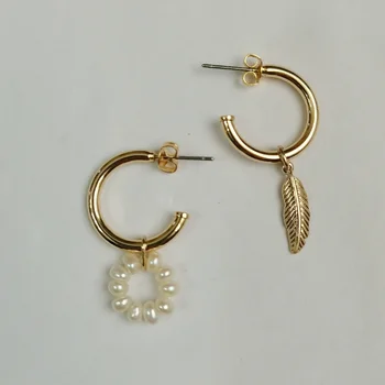 Asümmeetriline Pearl Leaf Kõrvarõngad Naiste vasetatud kuld Earrrings